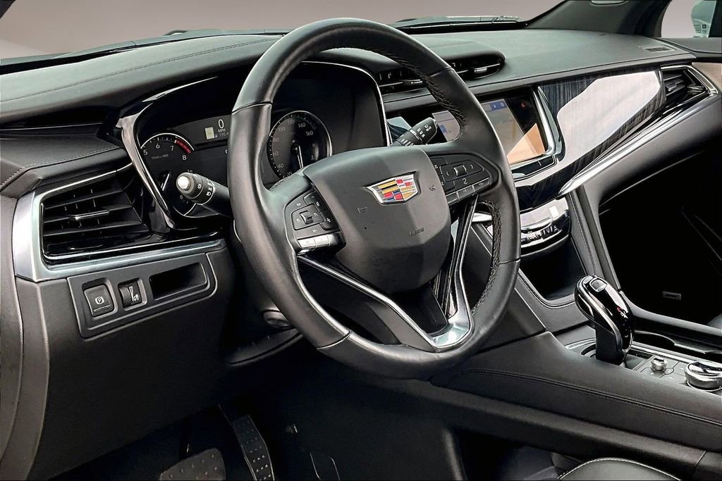 Certified 2025 Cadillac XT6 Premium Luxury AWD/4WD image 13