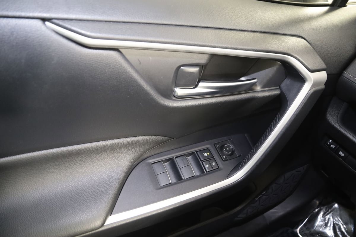 Used 2024 Toyota RAV4 XLE w/ Convenience Package AWD/4WD image 31