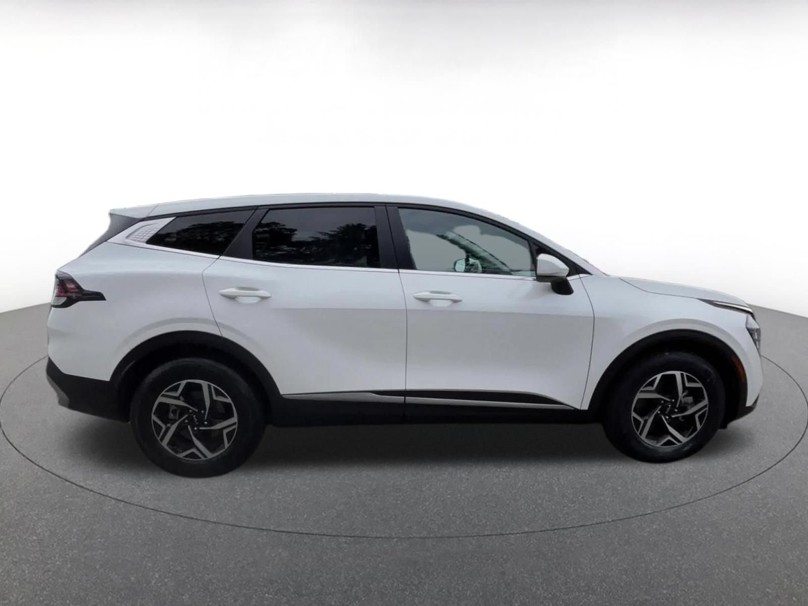 Used 2025 Kia Sportage LX FWD image 16