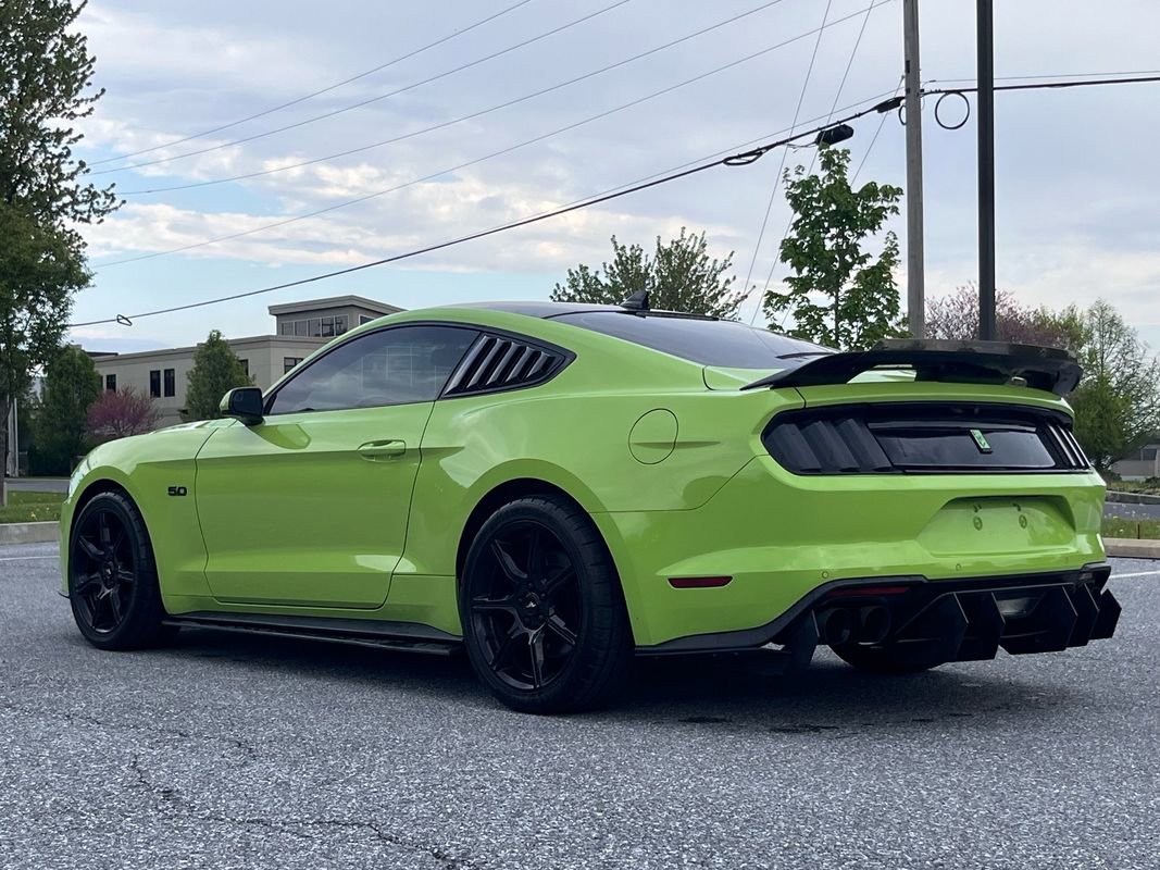 Used 2020 Ford Mustang GT w/ Black Accent Package RWD image 6