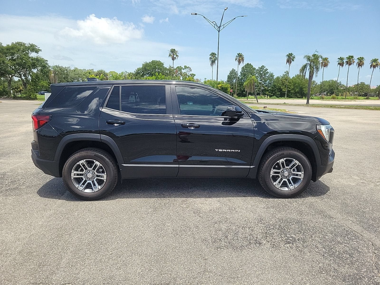 New 2026 GMC Terrain Elevation FWD image 4