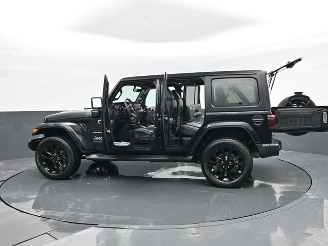 Used 2023 Jeep Wrangler Unlimited Sahara w/ Cold Weather Group AWD/4WD image 34