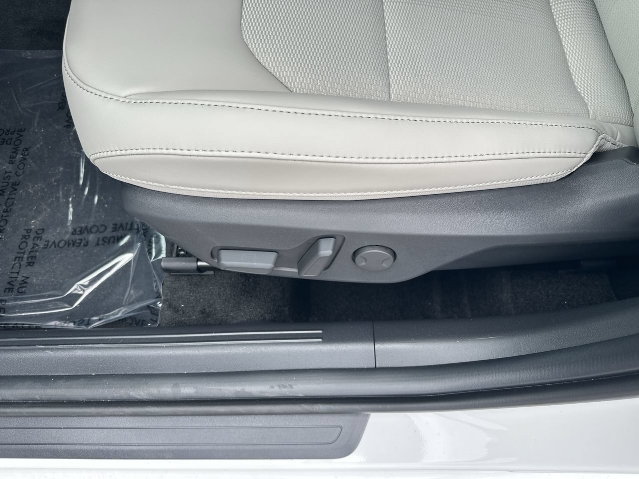 New 2026 Kia Niro EX FWD image 4