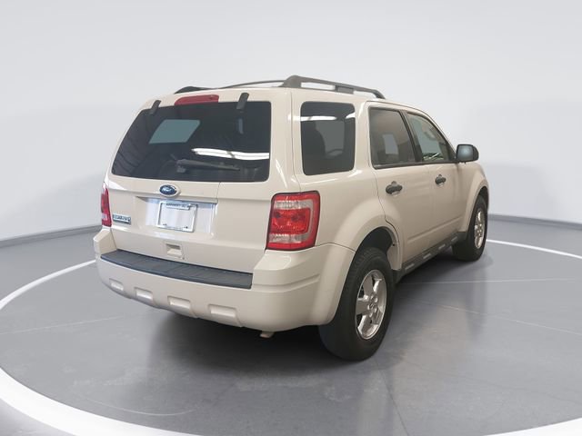 Used 2010 Ford Escape XLT image 3
