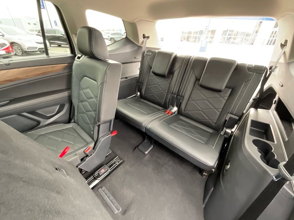 Used 2025 Volkswagen Atlas SE image 23