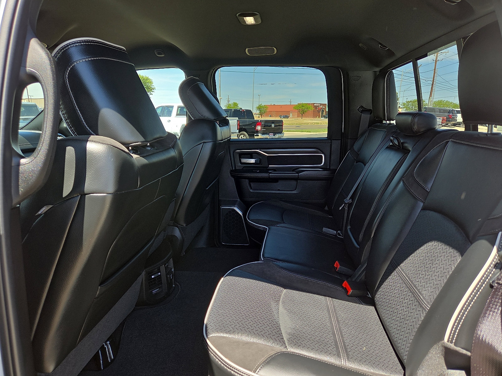 Used 2026 RAM 2500 Laramie AWD/4WD image 10