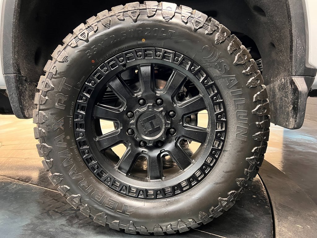 Used 2024 Chevrolet Silverado 2500 High Country w/ Technology Package image 23