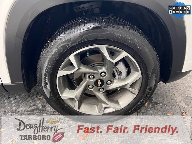 Used 2025 Chevrolet Trax LT FWD image 19