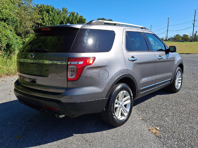 Used 2013 Ford Explorer XLT AWD/4WD image 6