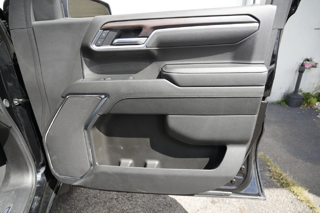 Used 2025 GMC Sierra 1500 SLT AWD/4WD image 34