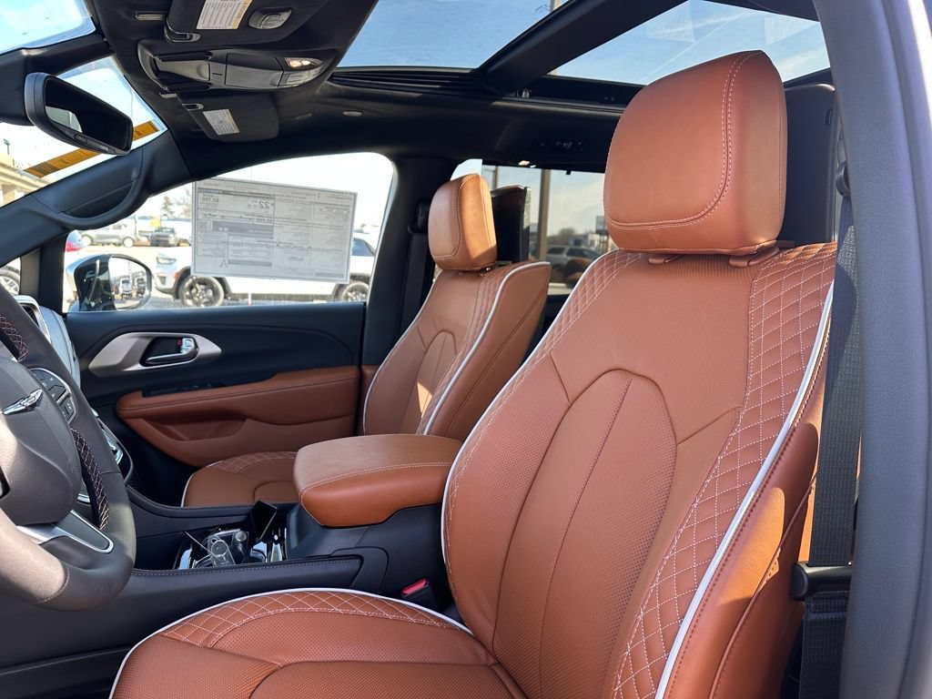 New 2026 Chrysler Pacifica Pinnacle AWD/4WD image 31