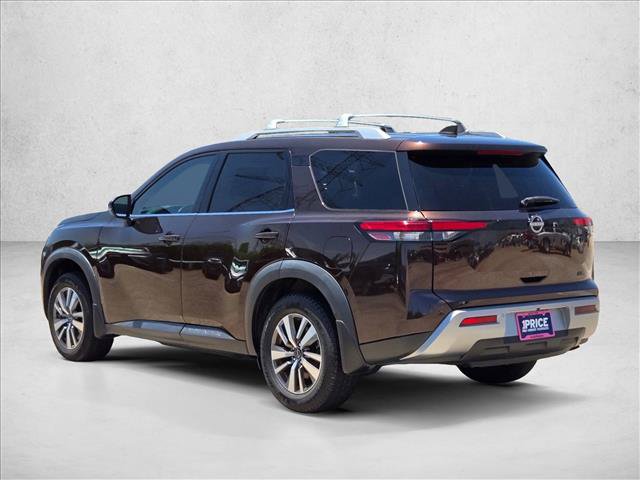 Used 2022 Nissan Pathfinder SL w/ Lighting Package (N92) FWD image 7