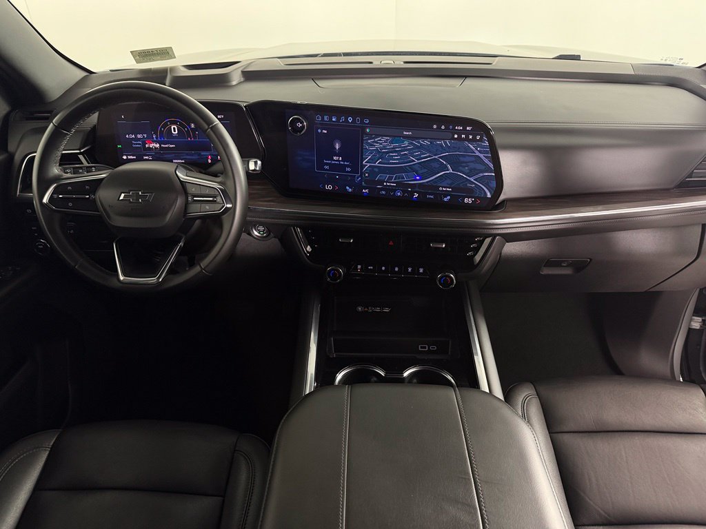 Used 2025 Chevrolet Suburban Z71 AWD/4WD image 14