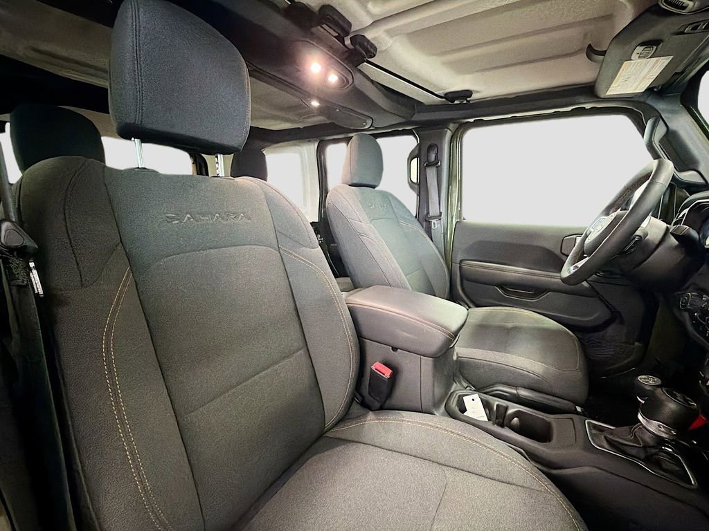 Used 2024 Jeep Wrangler Unlimited Sahara w/ Technology Group image 27
