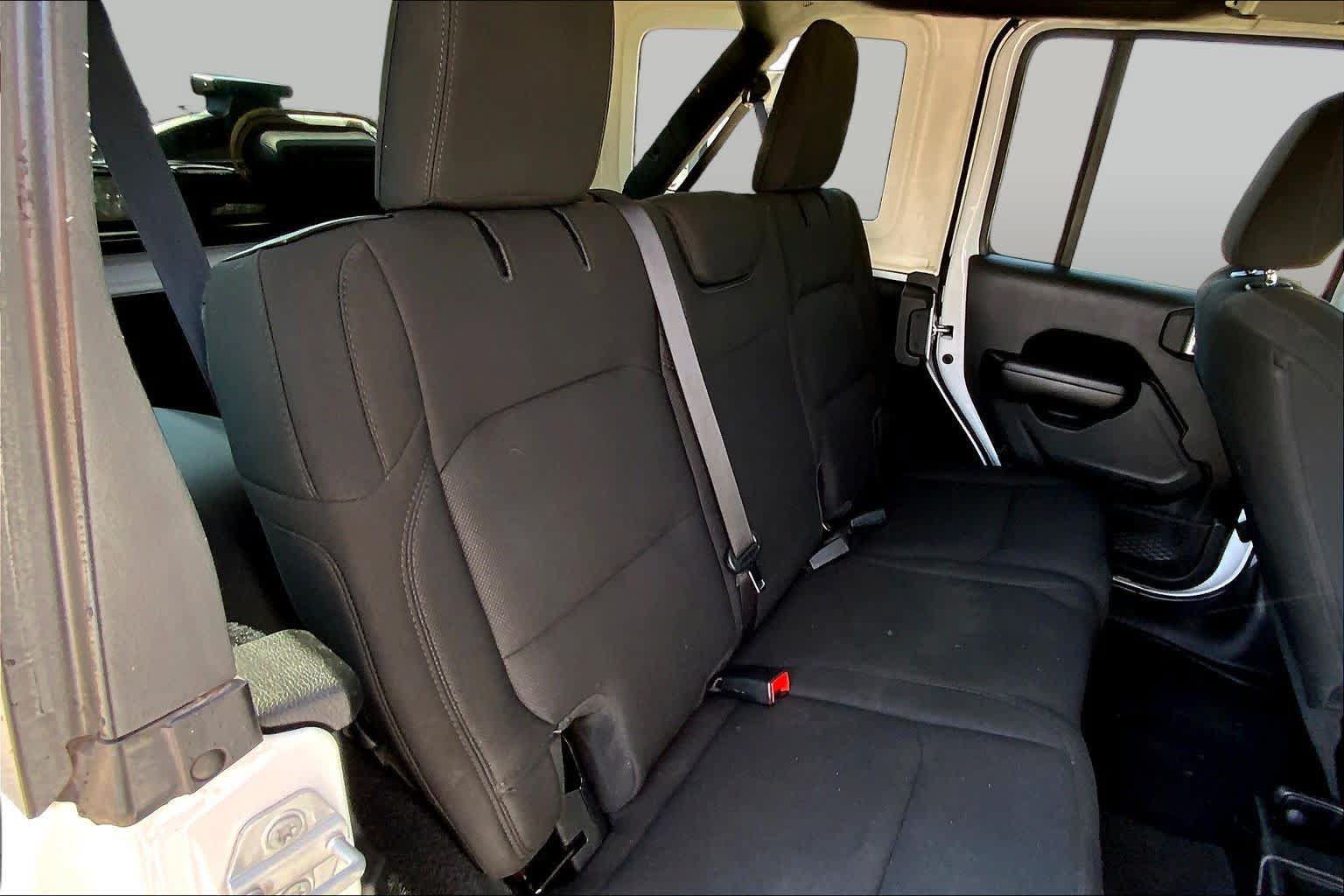 Used 2021 Jeep Wrangler Unlimited Sport AWD/4WD image 18