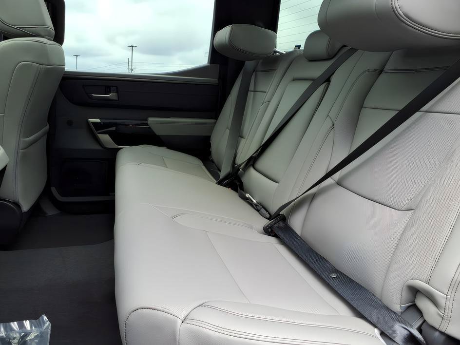 New 2026 Toyota Tundra Limited AWD/4WD image 7