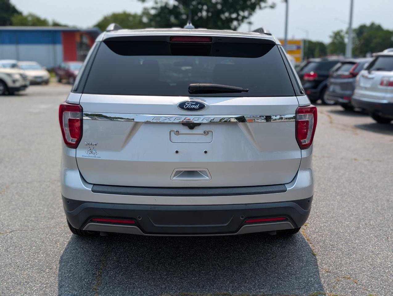 Used 2019 Ford Explorer XLT w/ Equipment Group 202A FWD image 5