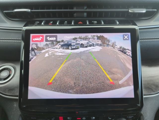 Used 2023 Jeep Grand Cherokee Limited w/ Luxury Tech Group II image 28