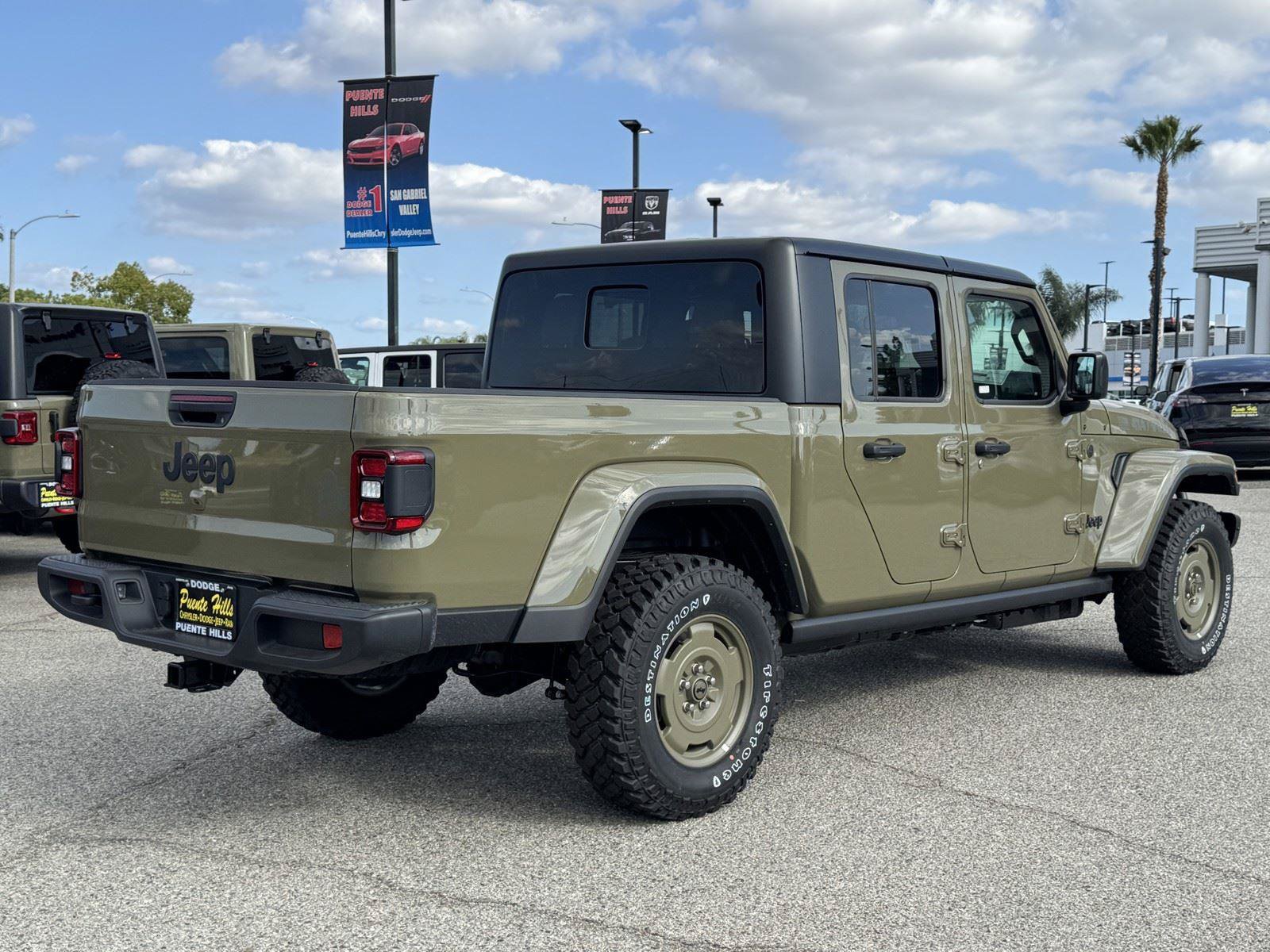 New 2026 Jeep Gladiator Willys AWD/4WD image 6