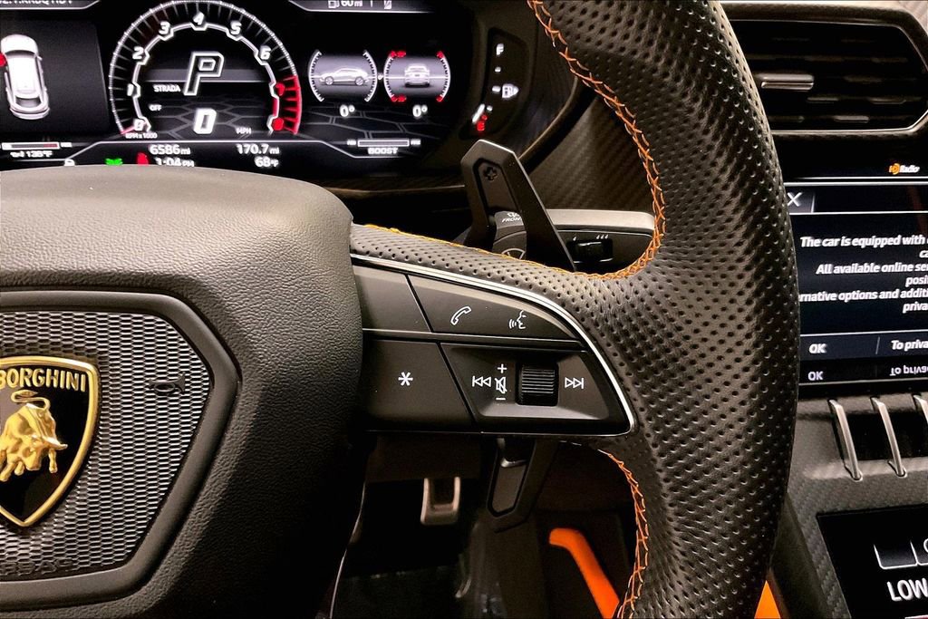 Used 2022 Lamborghini Urus image 24