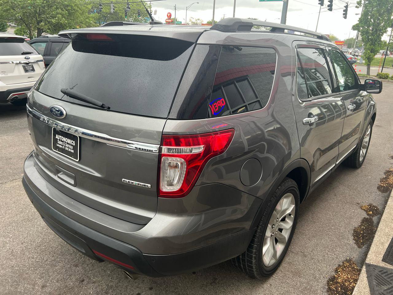 Used 2014 Ford Explorer XLT w/ Equipment Group 202A FWD image 7