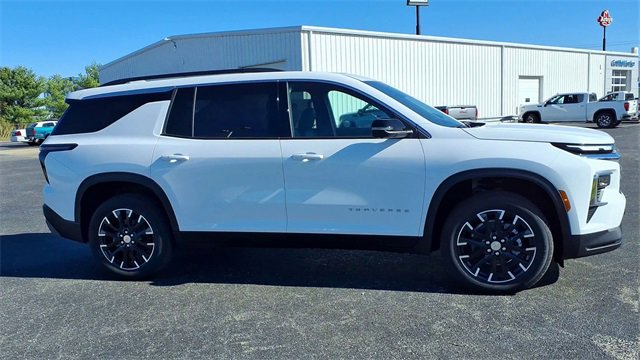 New 2026 Chevrolet Traverse LT w/ Sun and Wheel Package image 9