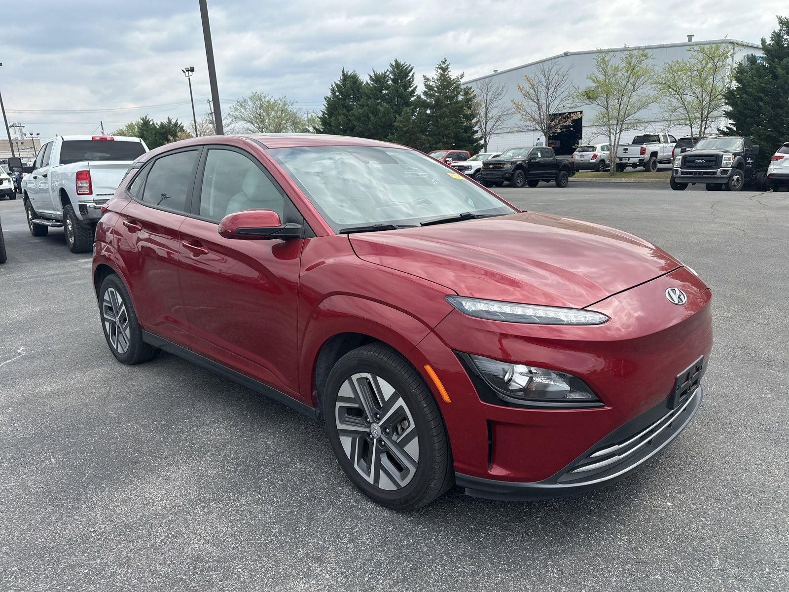 Used 2023 Hyundai Kona SEL image 2