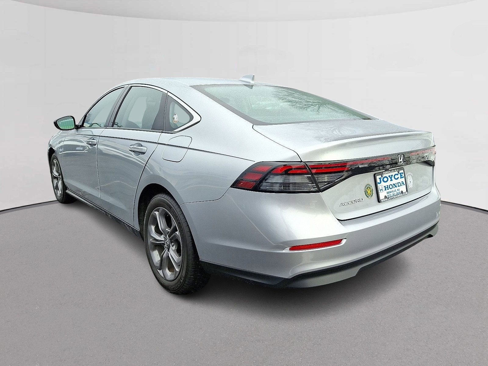 Used 2024 Honda Accord EX image 7