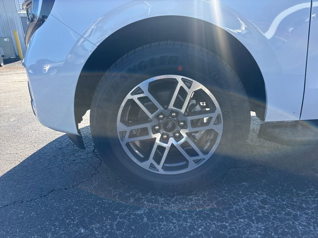 New 2026 Ford Expedition Active image 16