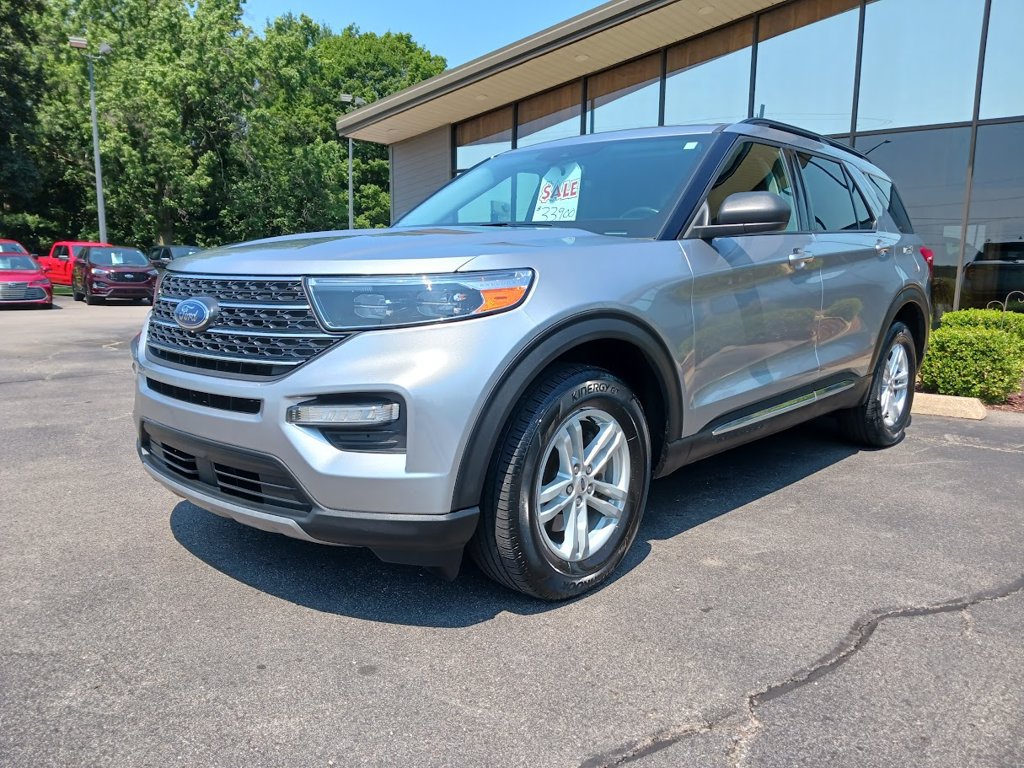 Used 2023 Ford Explorer XLT w/ Equipment Group 202A AWD/4WD image 1