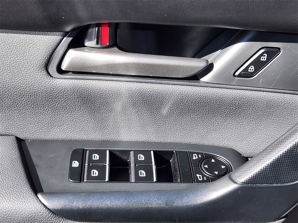 Used 2025 MAZDA CX-50 AWD 2.5 Hybrid w/ Premium Pkg image 4