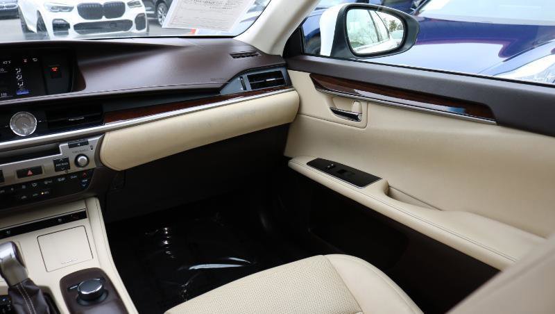 Used 2018 Lexus ES 350 w/ Premier Package image 21