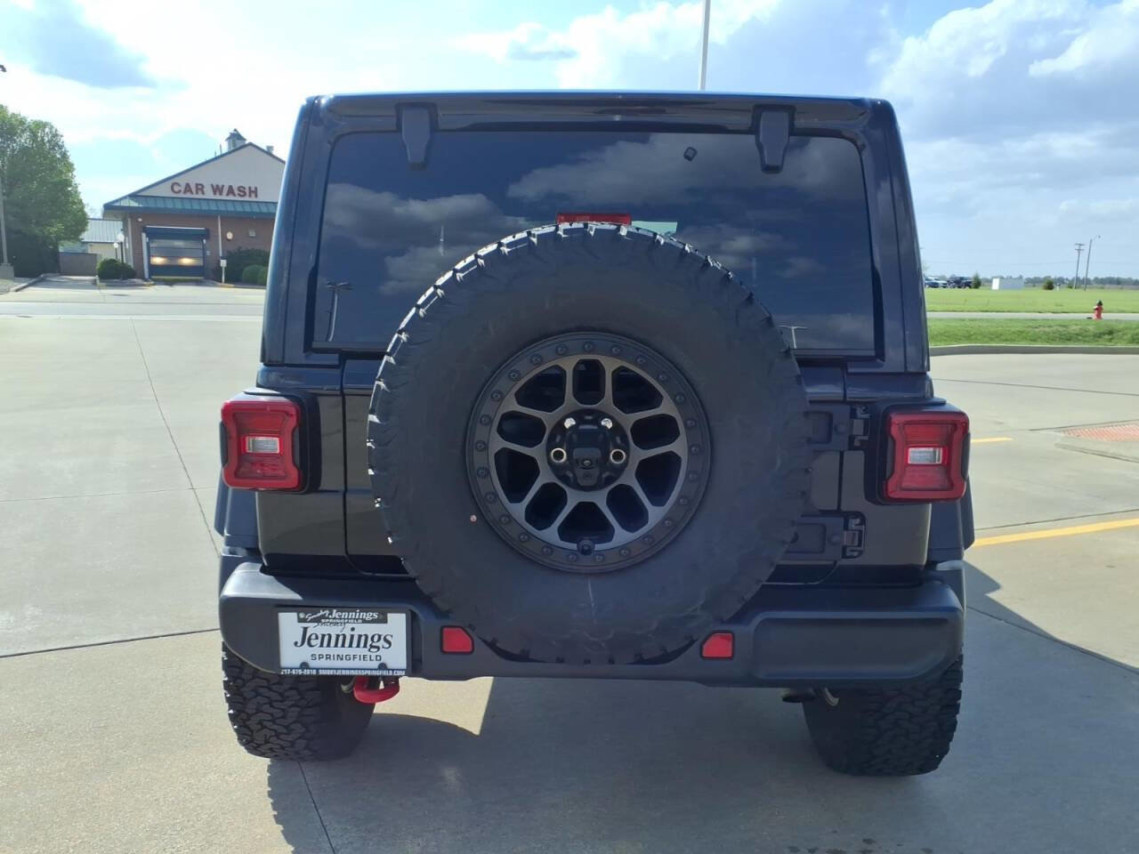 Used 2021 Jeep Wrangler Unlimited Rubicon w/ Xtreme Recon 35" Tire Package image 23