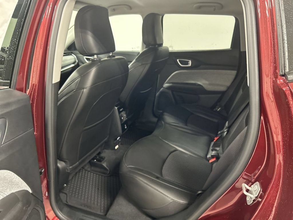 Certified 2022 Jeep Compass Latitude w/ Convenience Group AWD/4WD image 19