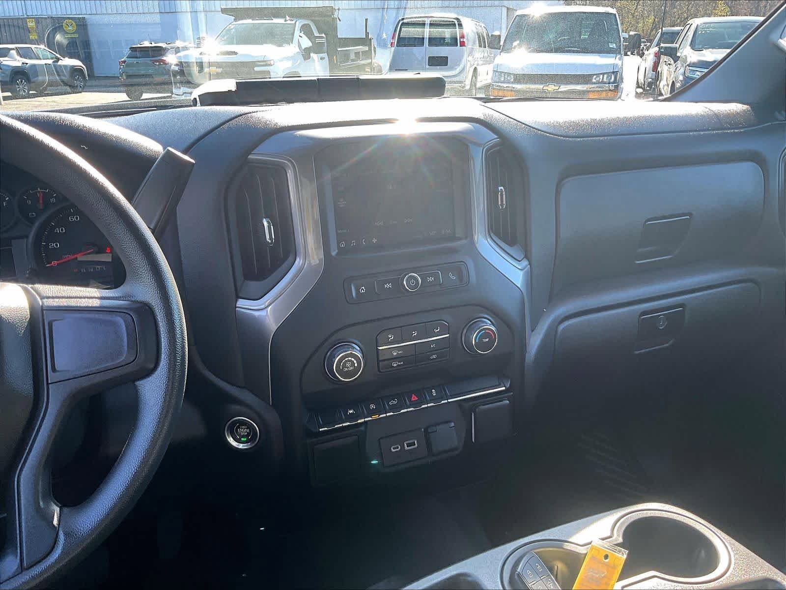 Used 2023 Chevrolet Silverado 1500 Custom AWD/4WD image 17