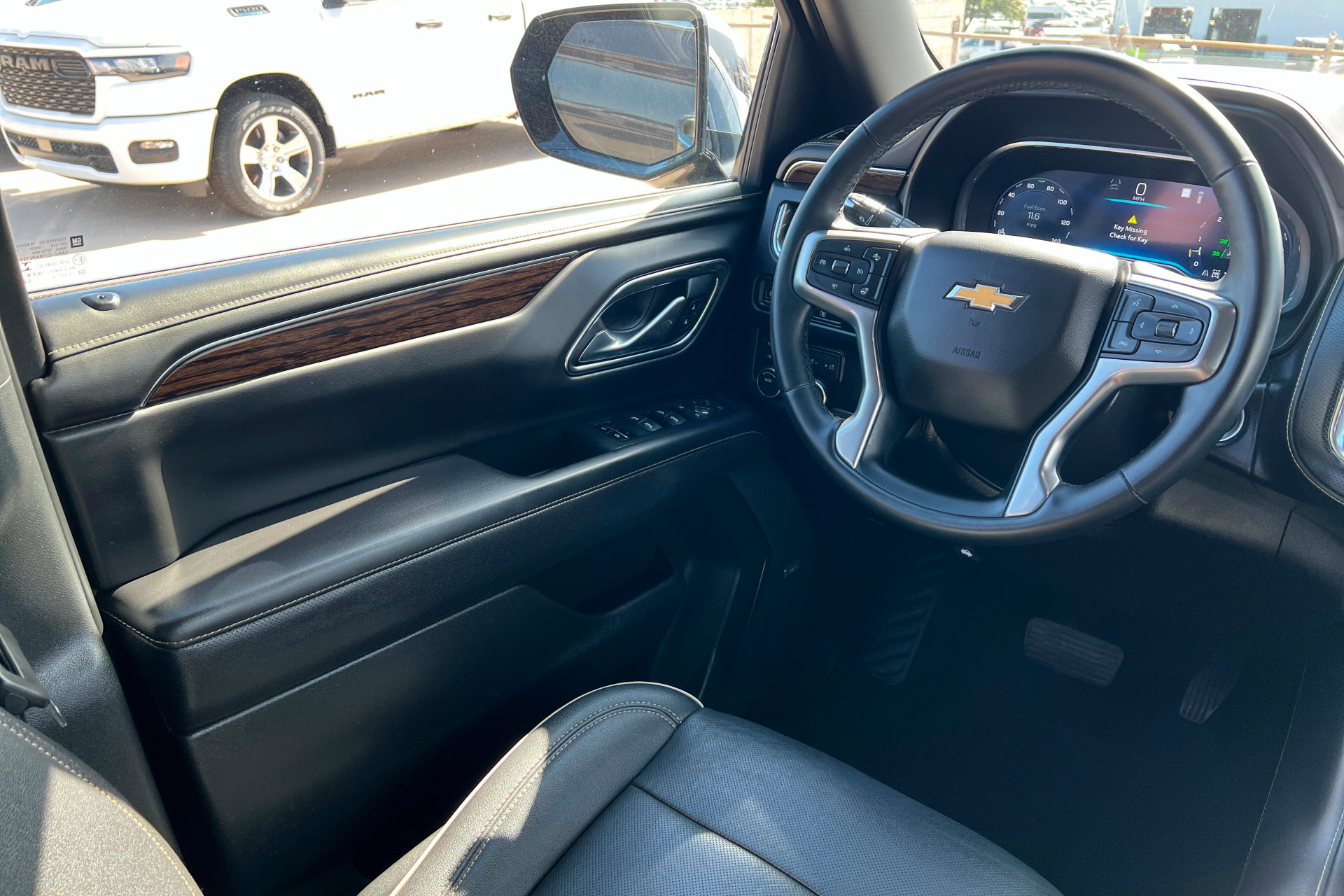 Used 2023 Chevrolet Suburban Premier AWD/4WD image 12
