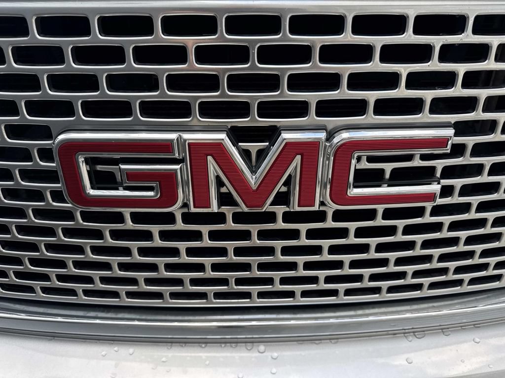 Used 2016 GMC Yukon Denali w/ Open Road Package AWD/4WD image 11