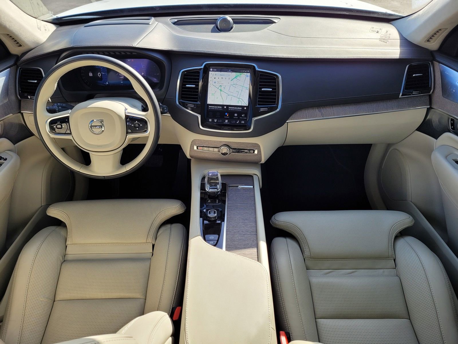 Certified 2023 Volvo XC90 T8 Ultimate w/ Lounge Package AWD/4WD image 13
