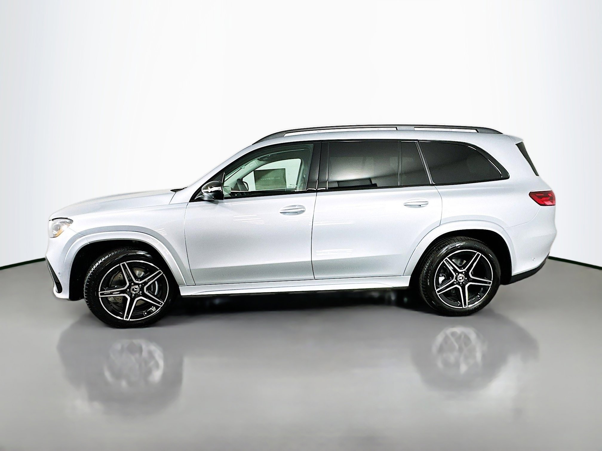 New 2026 Mercedes-Benz GLS 450 4MATIC image 4
