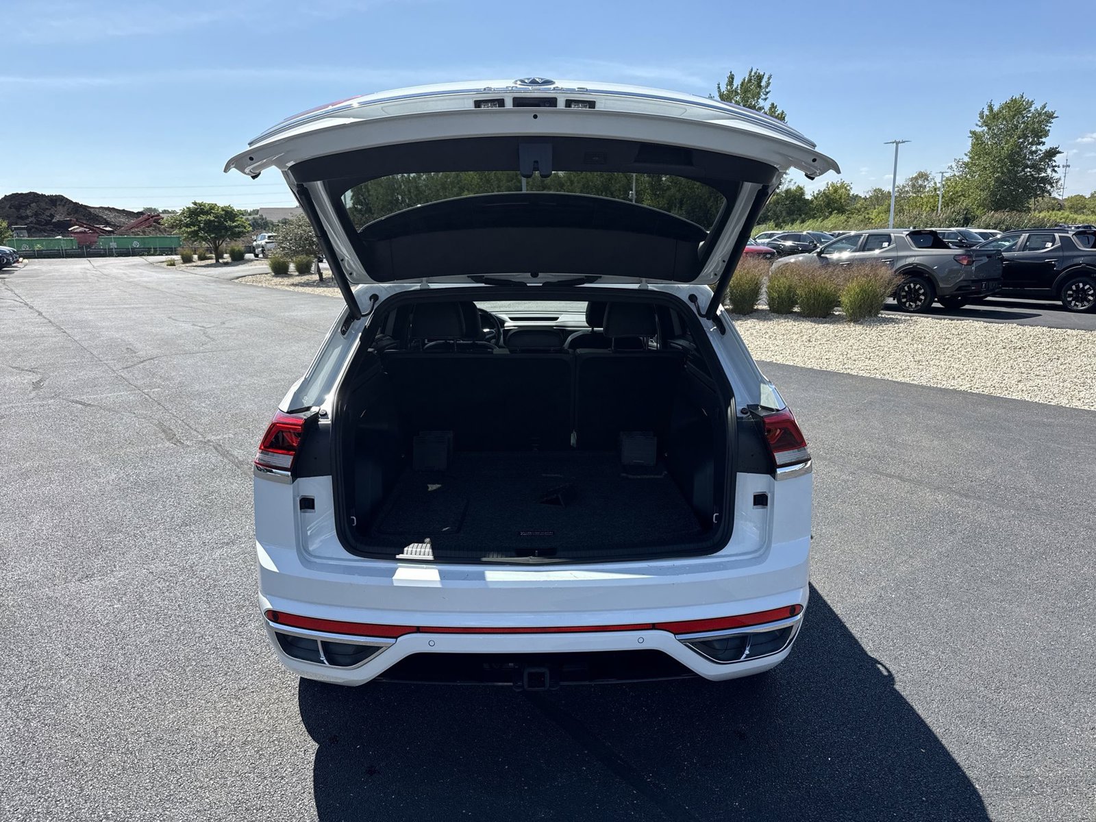 Used 2021 Volkswagen Atlas Cross Sport SEL Premium R-Line w/ Cross Sport MDO Package AWD/4WD image 25