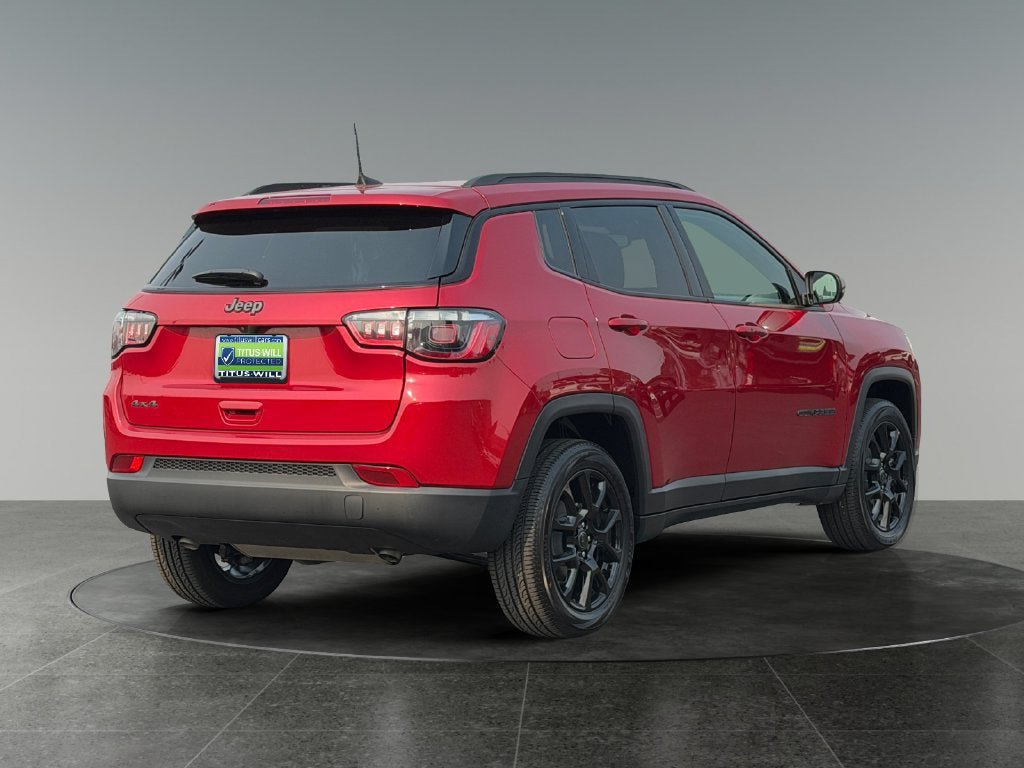 Used 2025 Jeep Compass Latitude w/ Altitude Special Edition AWD/4WD image 10