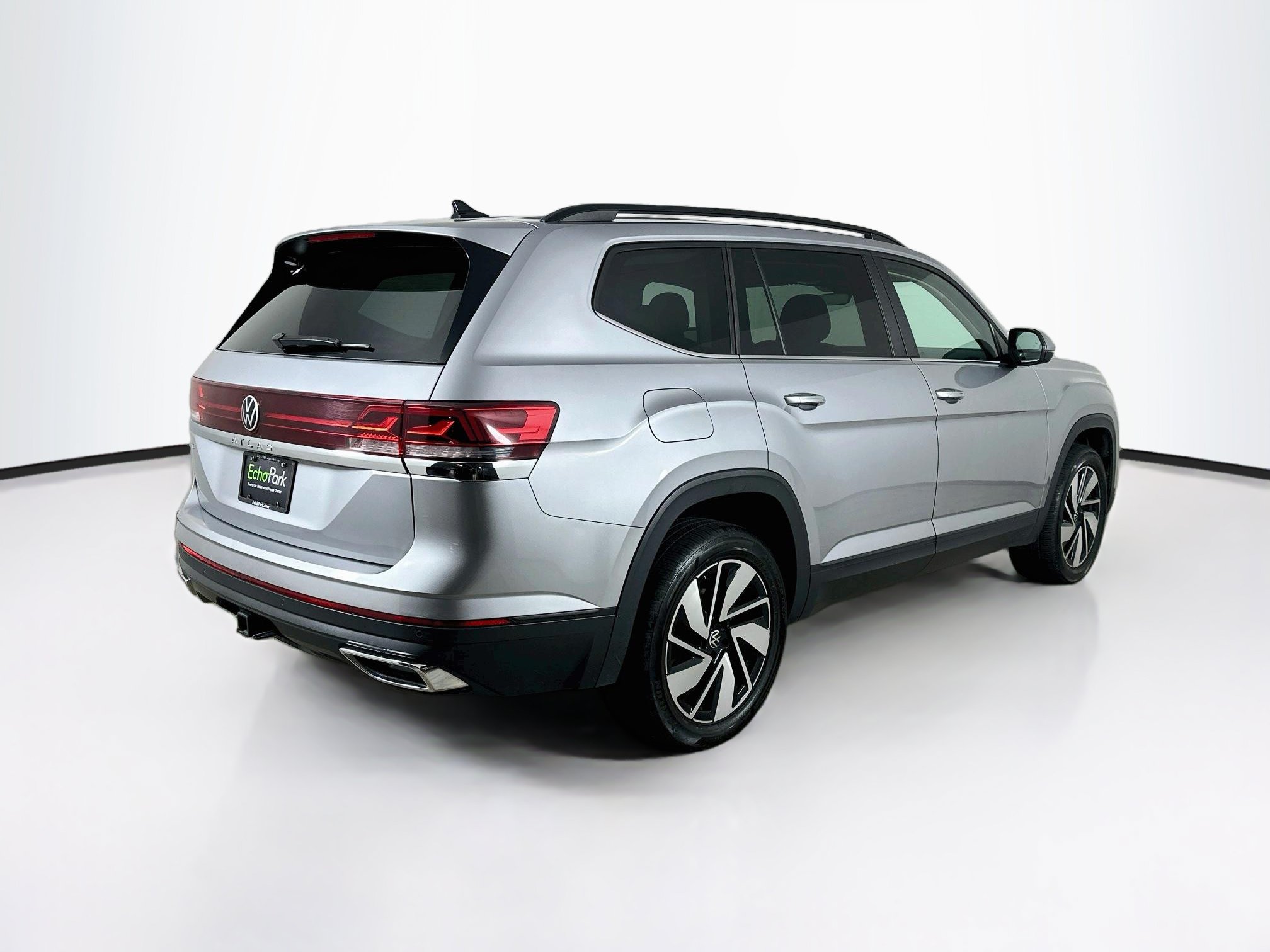 Used 2025 Volkswagen Atlas SE FWD image 9