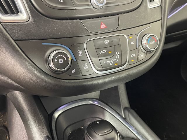 Used 2016 Chevrolet Malibu LT w/ Leather Package FWD image 8