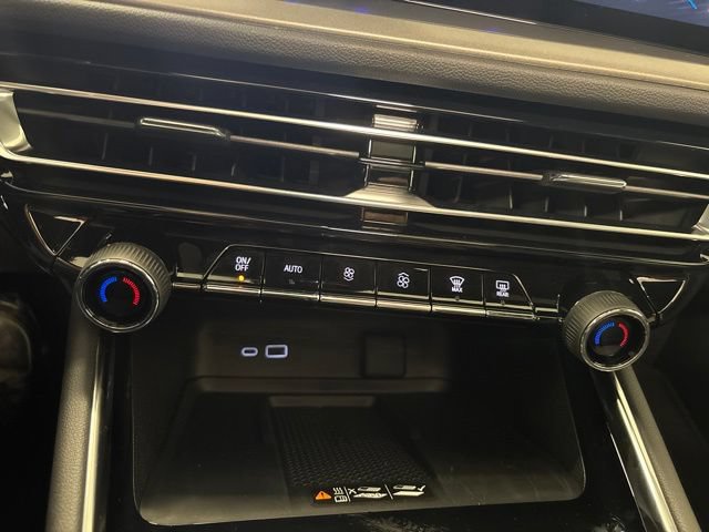 New 2026 Chevrolet Traverse LT w/ Sun and Wheel Package AWD/4WD image 27