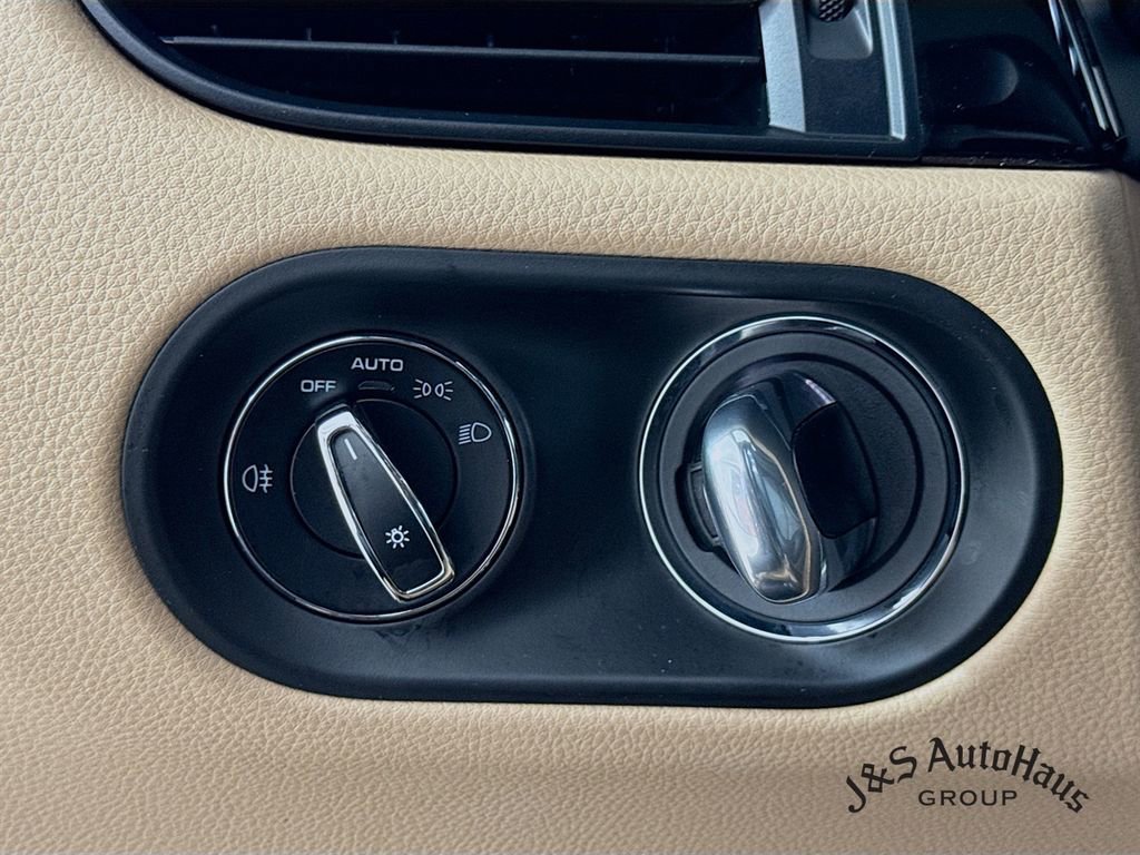 Used 2021 Porsche Macan image 10