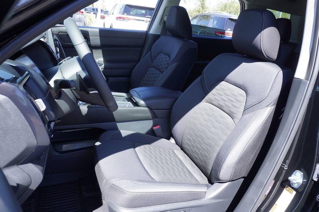 New 2025 Nissan Pathfinder SV image 14