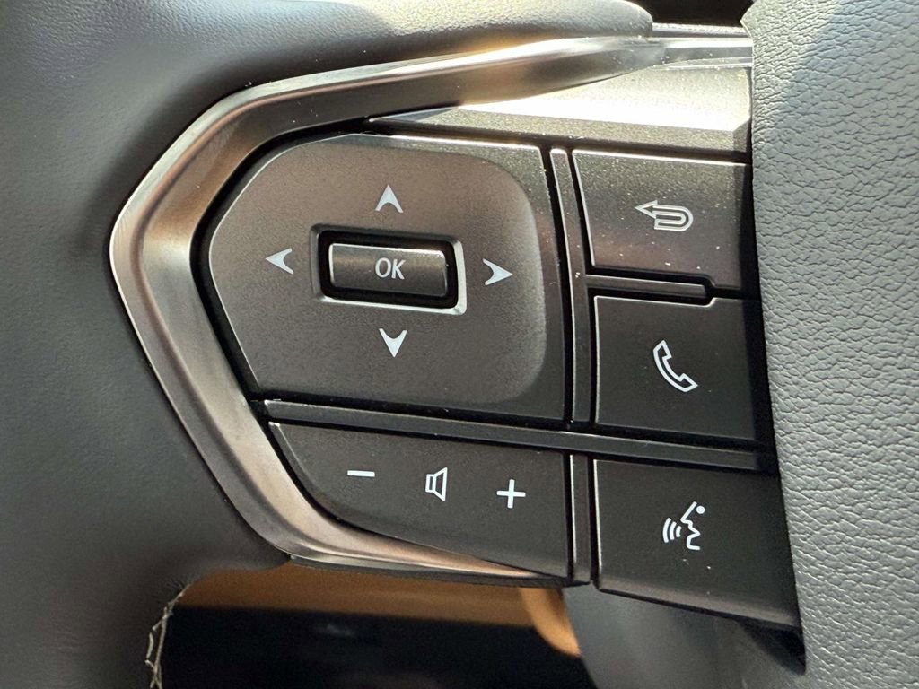 New 2025 Lexus LX 600 4WD w/ Premium Package image 18