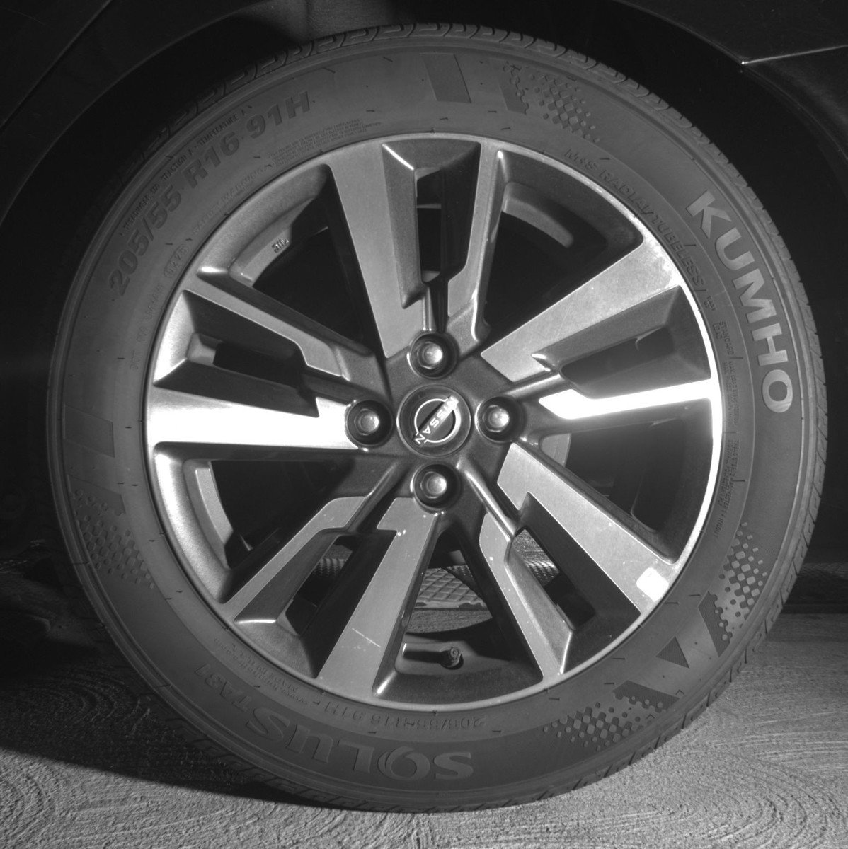 Used 2025 Nissan Versa SV image 14