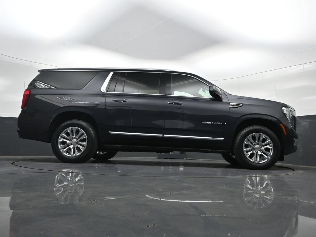 Used 2025 GMC Yukon XL Denali AWD/4WD image 35
