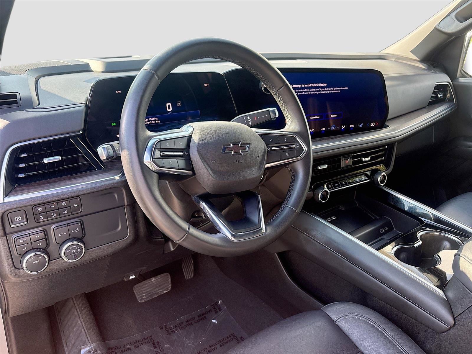 Used 2025 Chevrolet Suburban Z71 AWD/4WD image 9